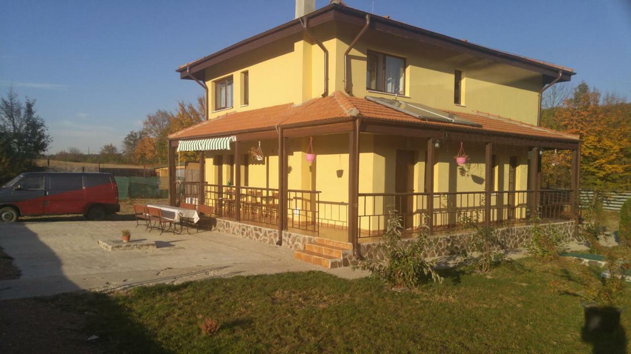 Hotel Pensiunea Casa Vanatorului à Oteleni Extérieur photo